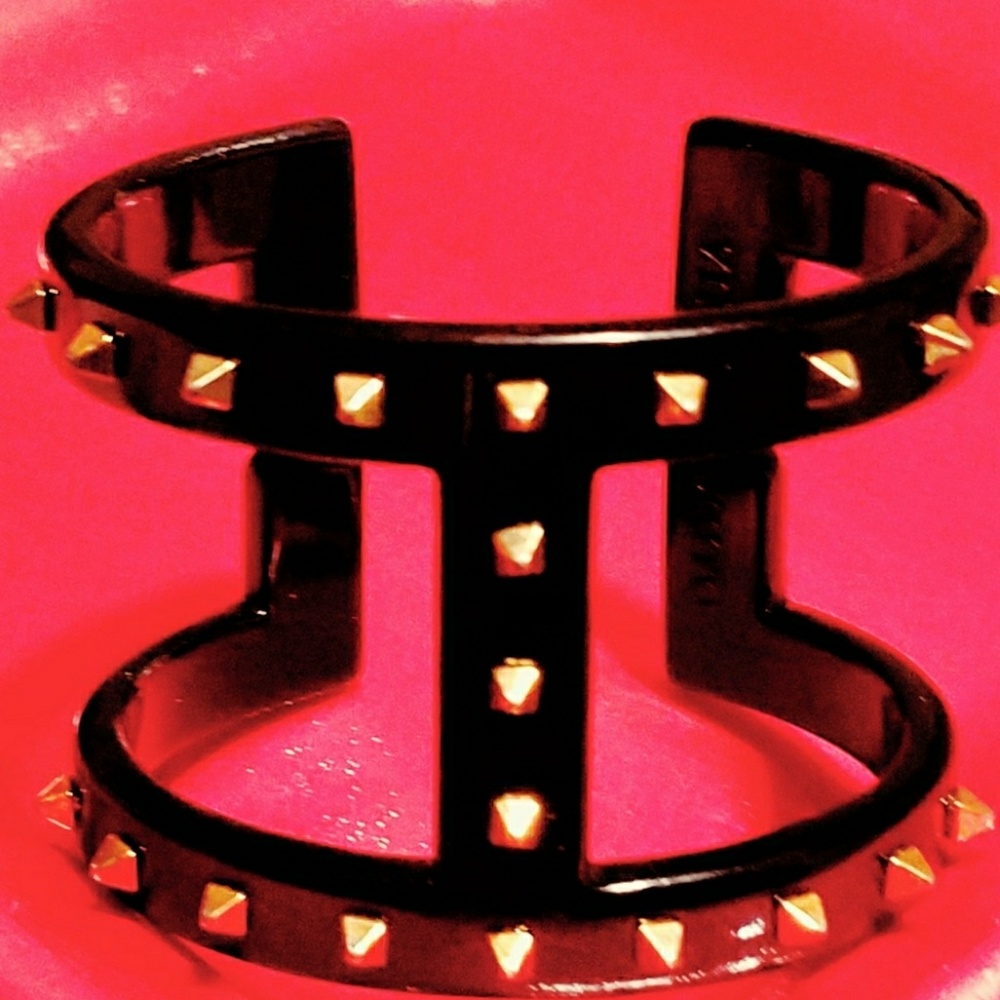 Vince Camuto Cuff